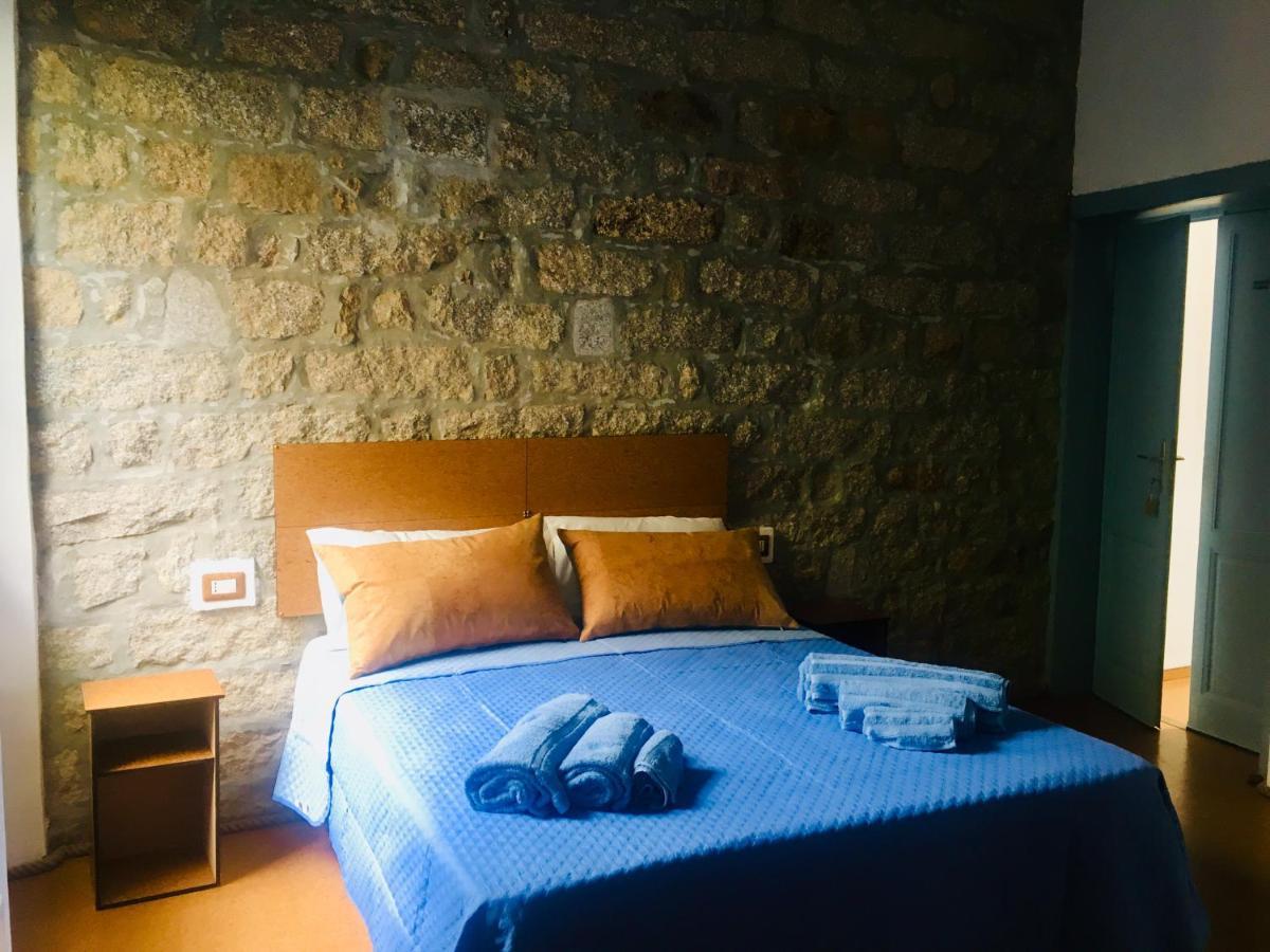 Calangianus La Vecchia Posta B&B מראה חיצוני תמונה