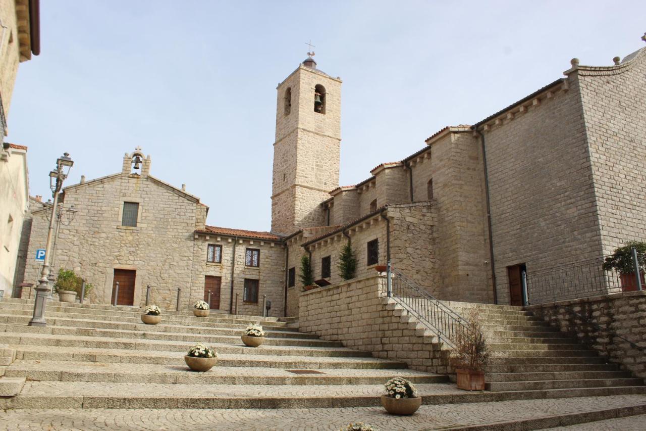 Calangianus La Vecchia Posta B&B מראה חיצוני תמונה