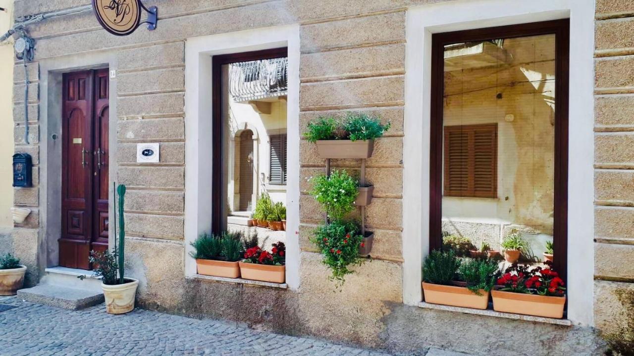 Calangianus La Vecchia Posta B&B מראה חיצוני תמונה